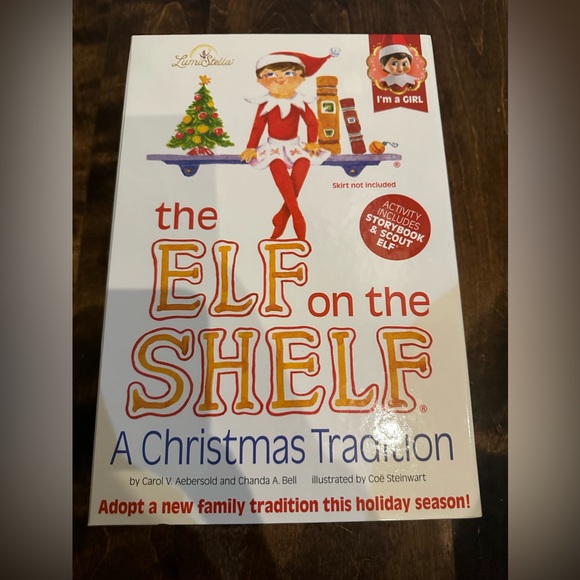 This set includes an adoptable girl Scout Elf® & book. - Picture 5 of 5